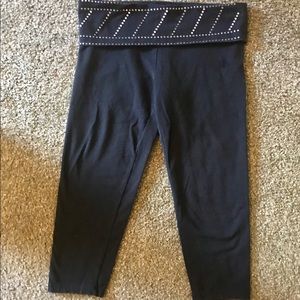 S VS cropped yoga pants